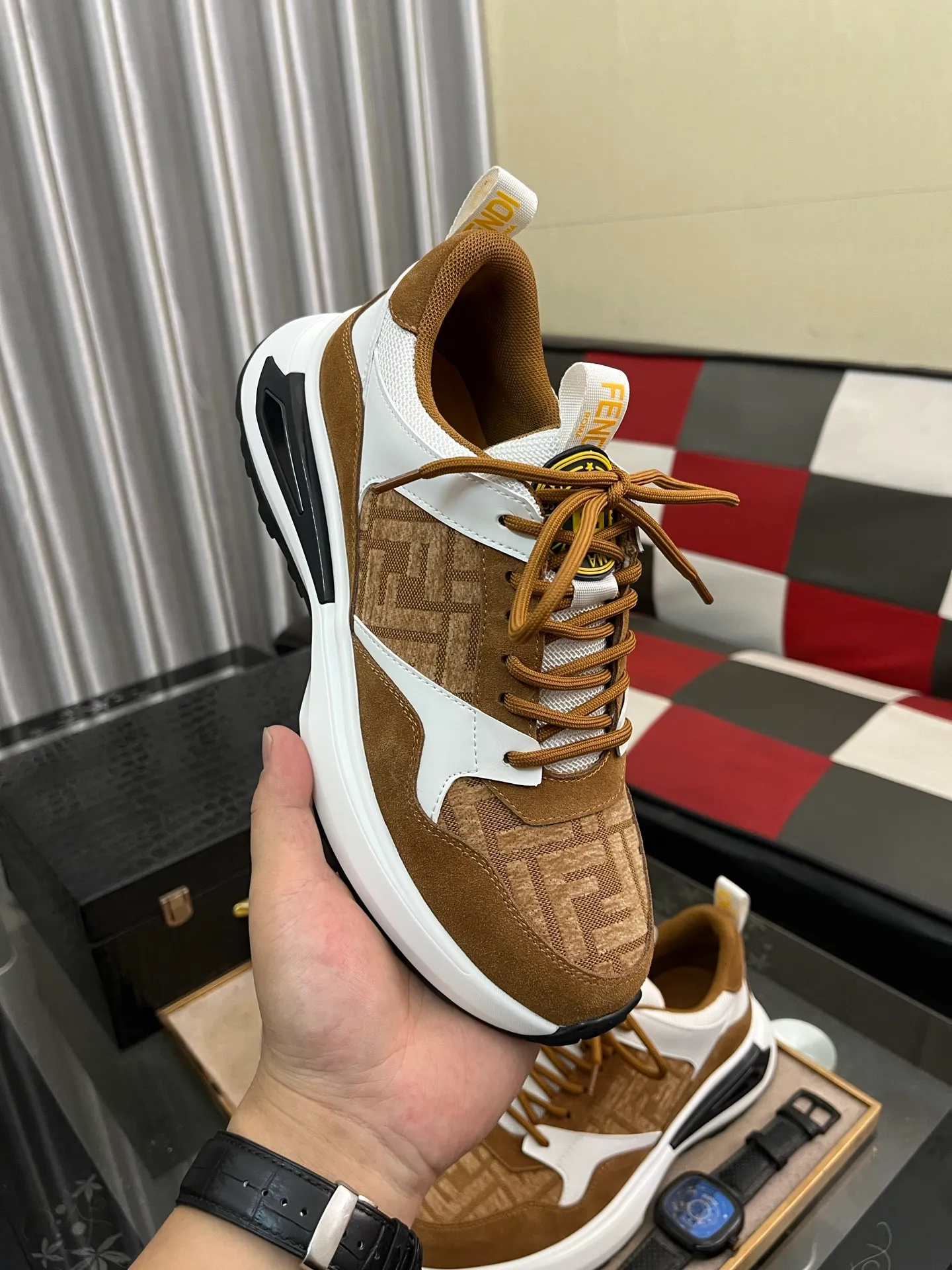 Men's shoes 💰458⌚️⌚️FENDI "FENDI" Regular size: 38-44 (casual shoes) Product materials: Selected cowhide upper, soft sheepskin lining; original outsole. 6️⃣colors available